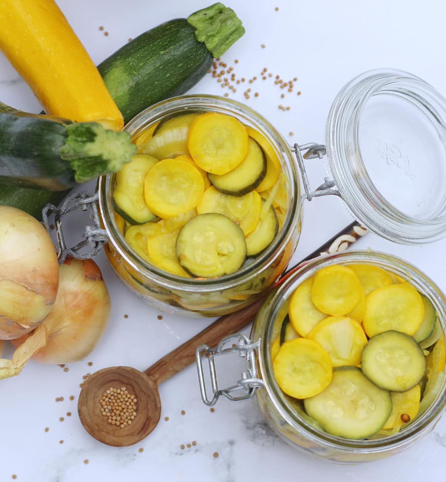 Faites vos conserves de pickles de courgette aigre-doux pour pimper vos plats toute l’année